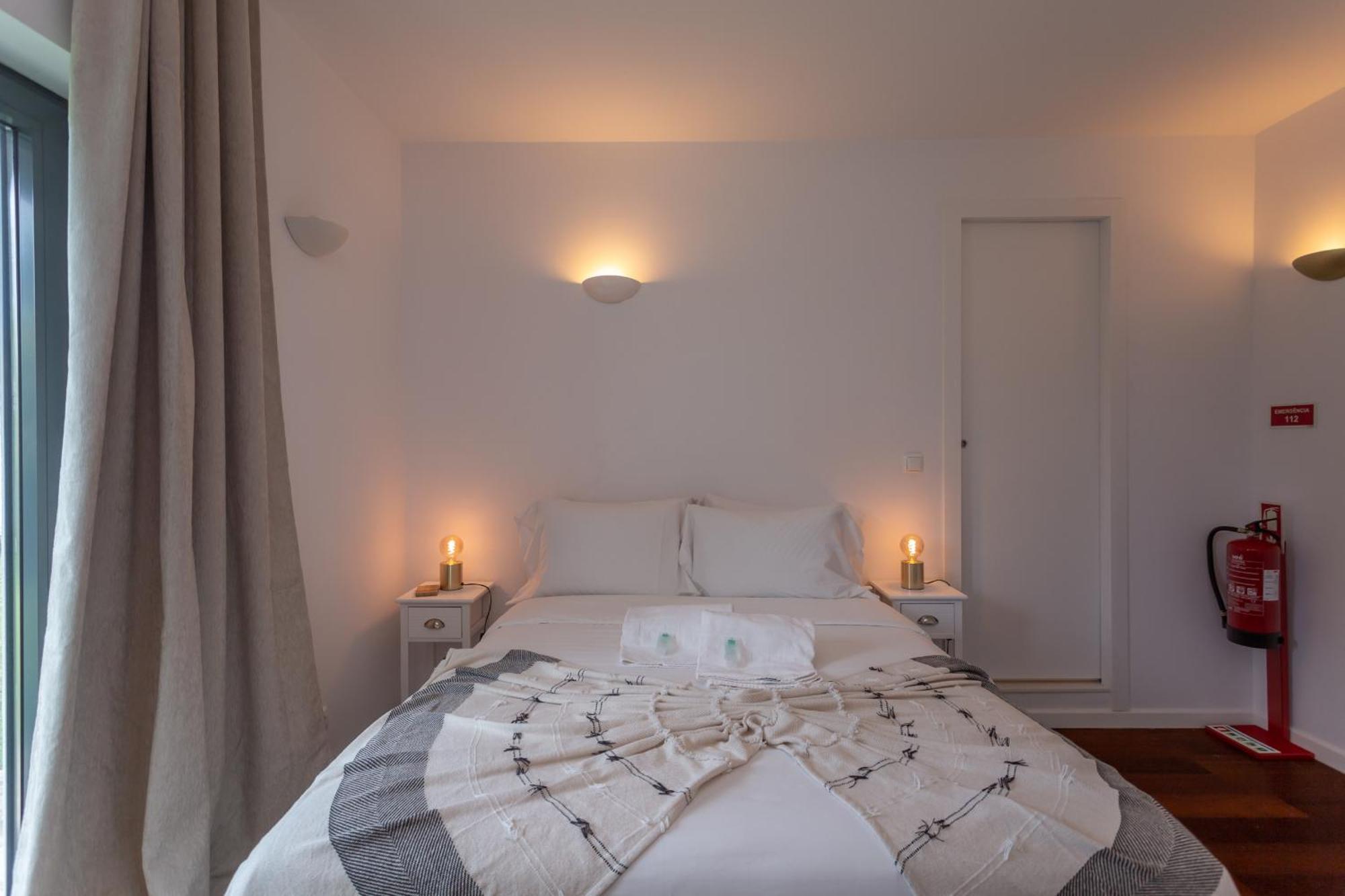 Penedo Escape Sea Suites Colares Exterior photo