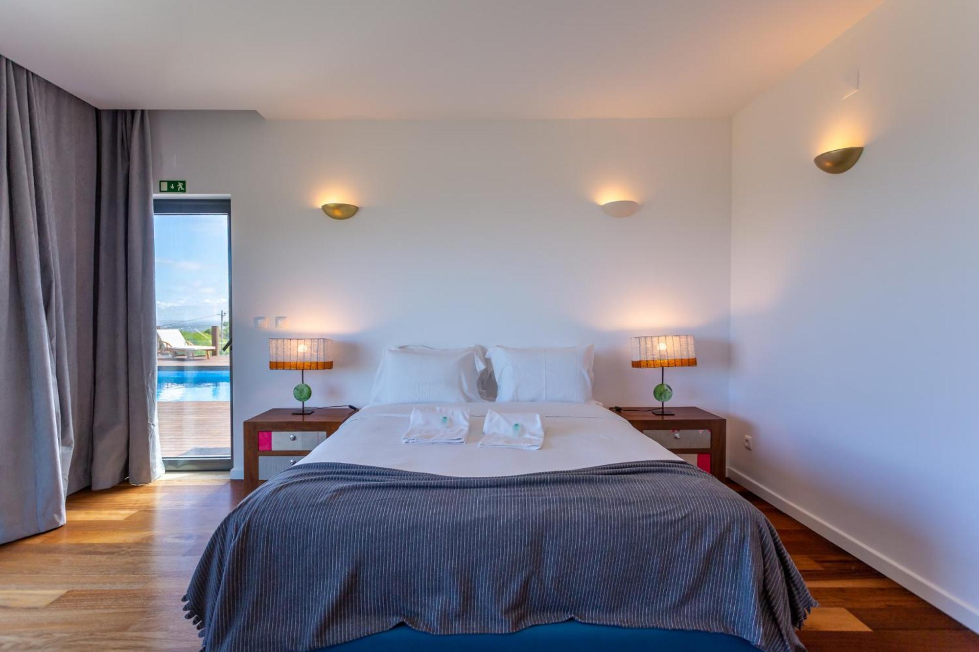 Penedo Escape Sea Suites Colares Exterior photo