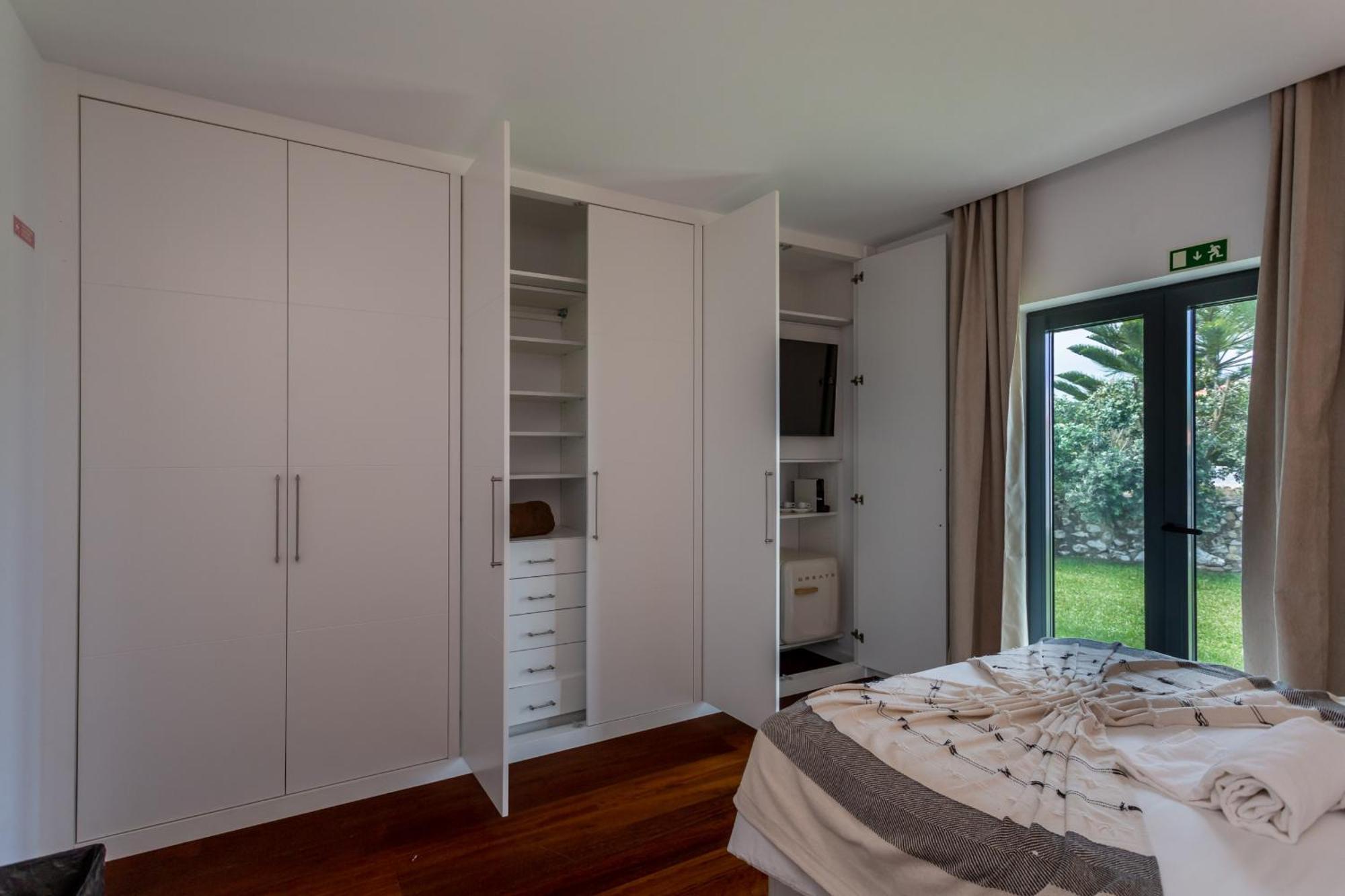 Penedo Escape Sea Suites Colares Exterior photo