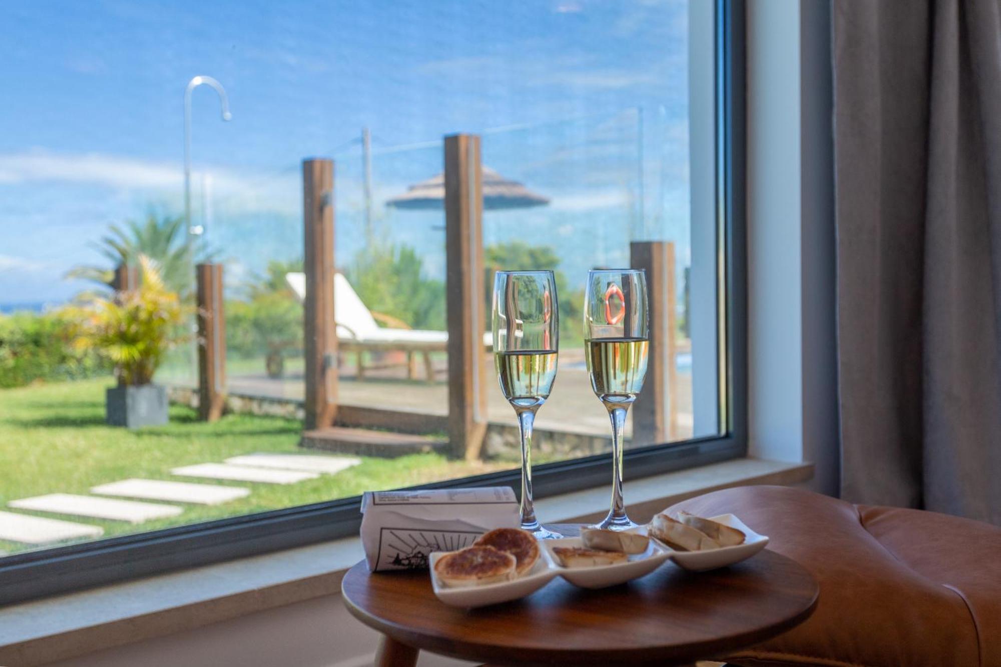 Penedo Escape Sea Suites Colares Exterior photo