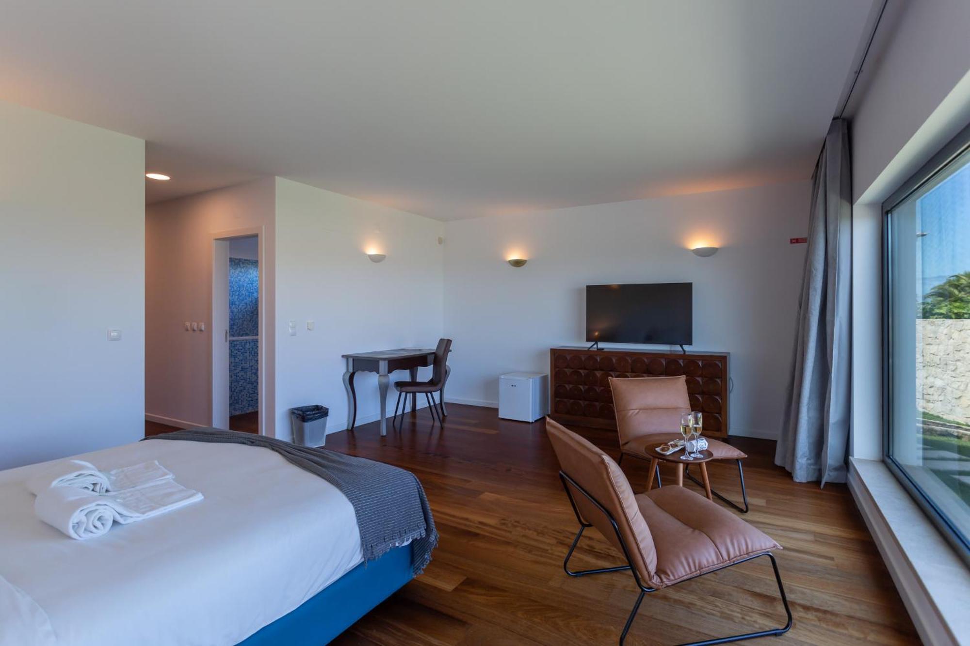 Penedo Escape Sea Suites Colares Exterior photo