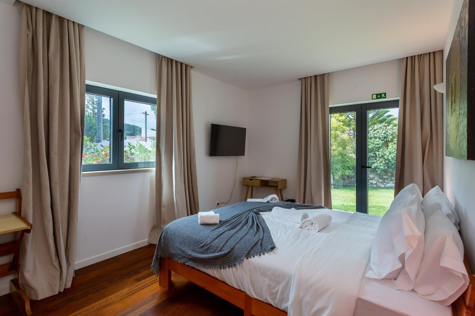 Penedo Escape Sea Suites Colares Exterior photo