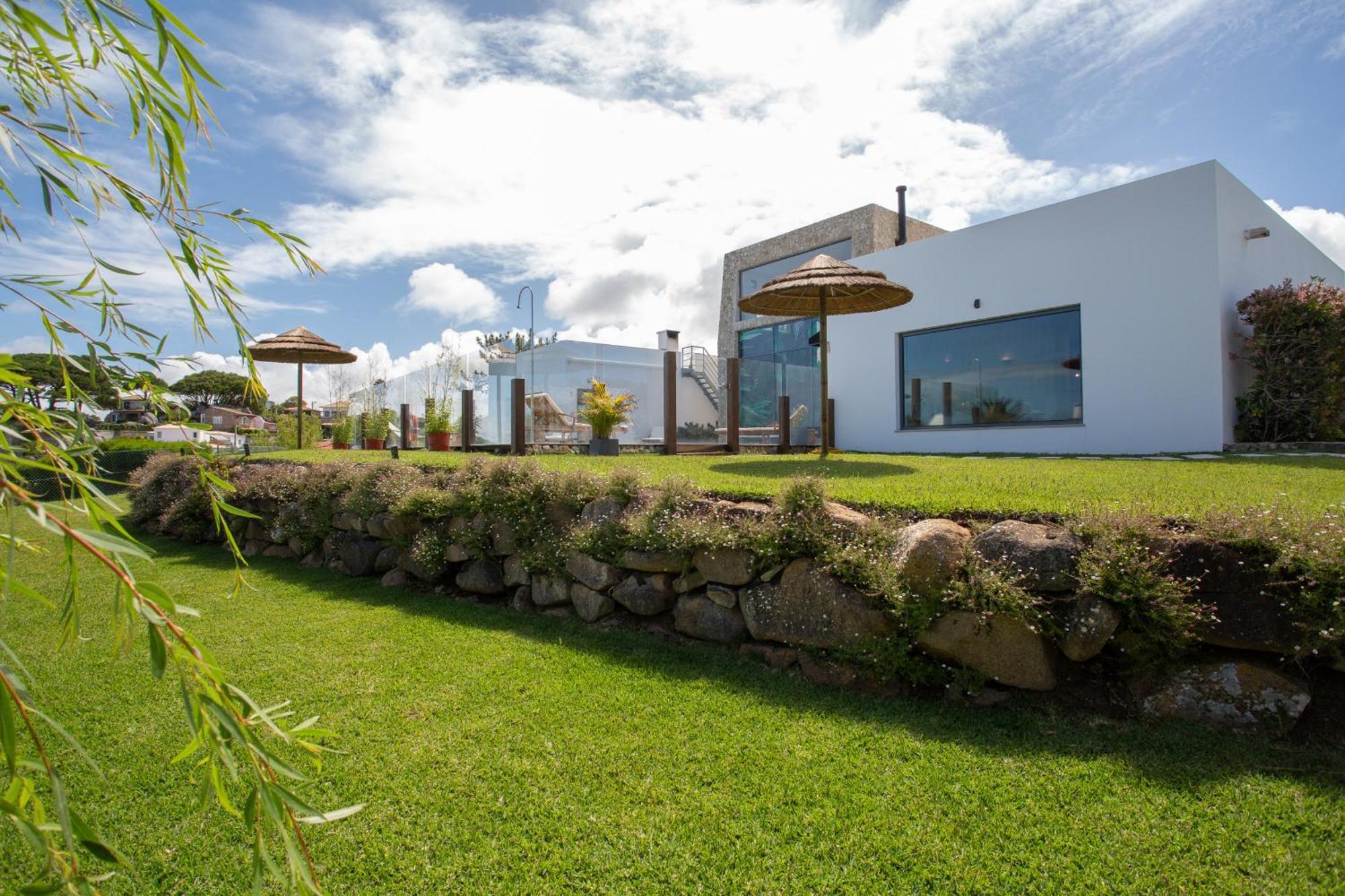 Penedo Escape Sea Suites Colares Exterior photo