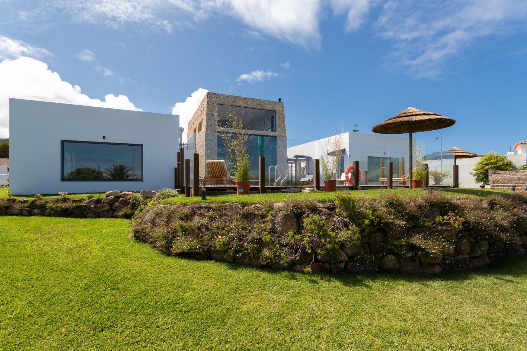 Penedo Escape Sea Suites Colares Exterior photo