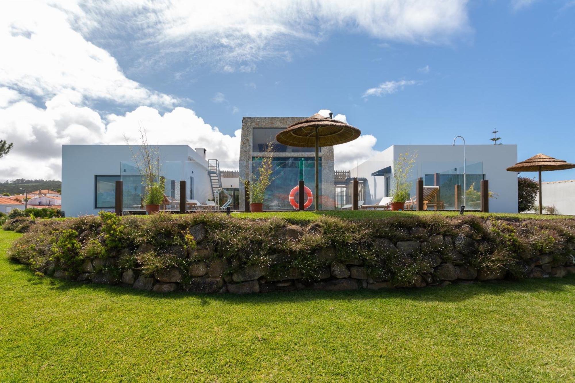 Penedo Escape Sea Suites Colares Exterior photo