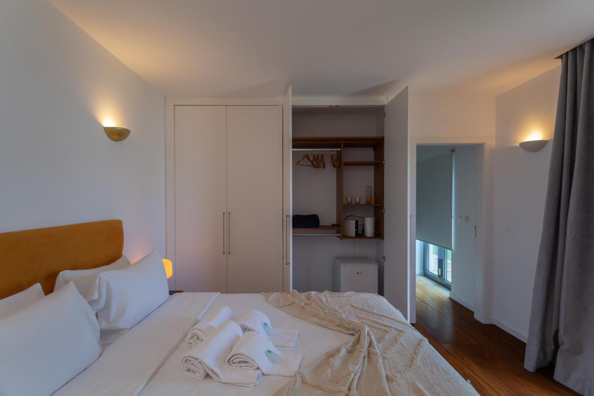 Penedo Escape Sea Suites Colares Exterior photo