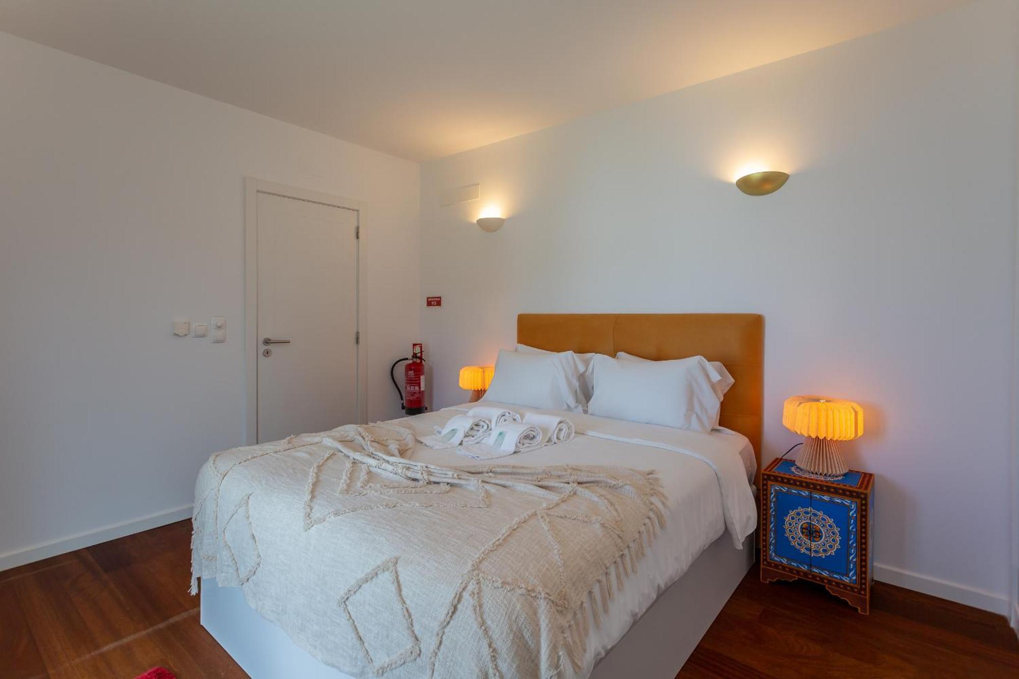 Penedo Escape Sea Suites Colares Exterior photo